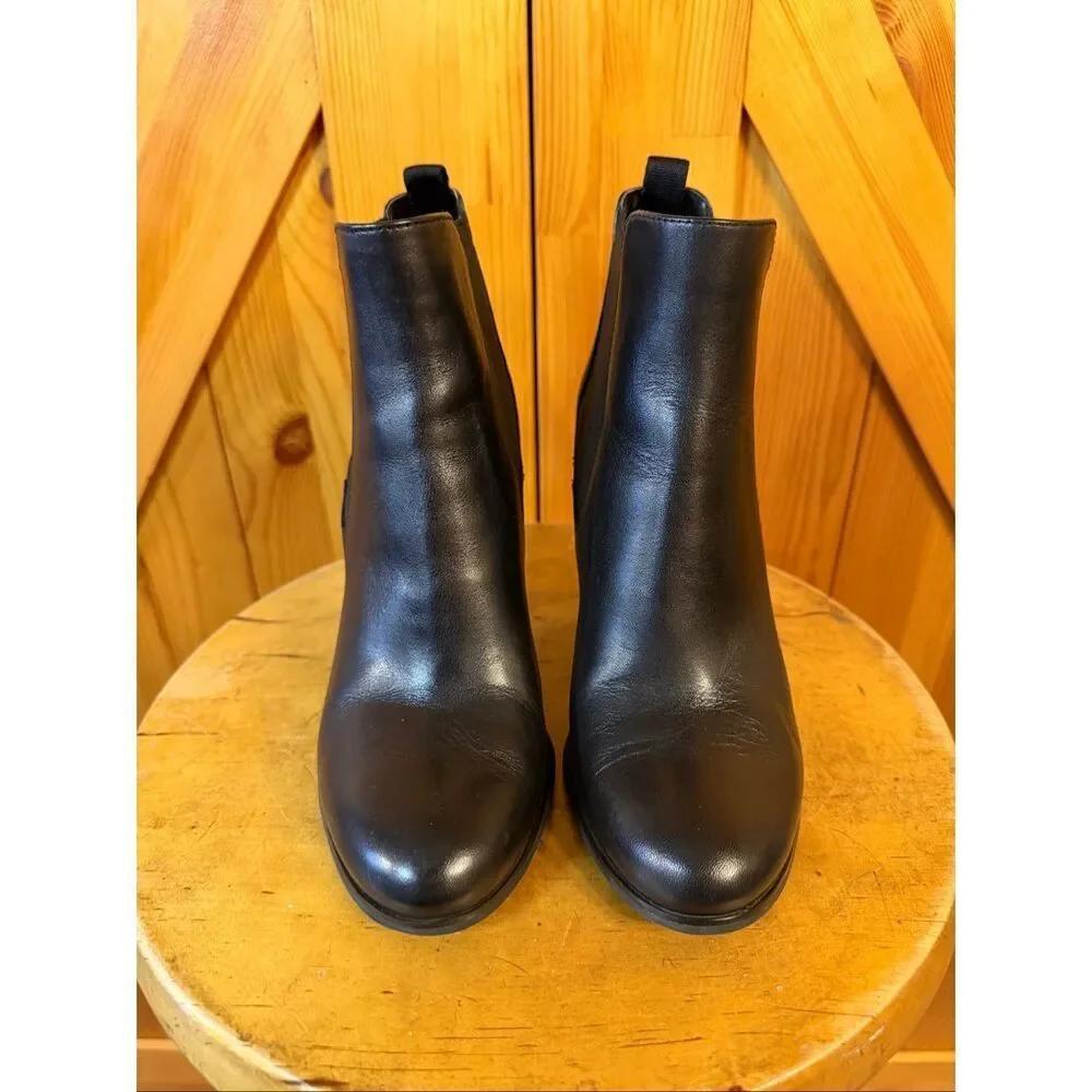 Michael Kors Women's Lottie Boot Size 7 Block Heel Black Leather - Picture 2 of 8